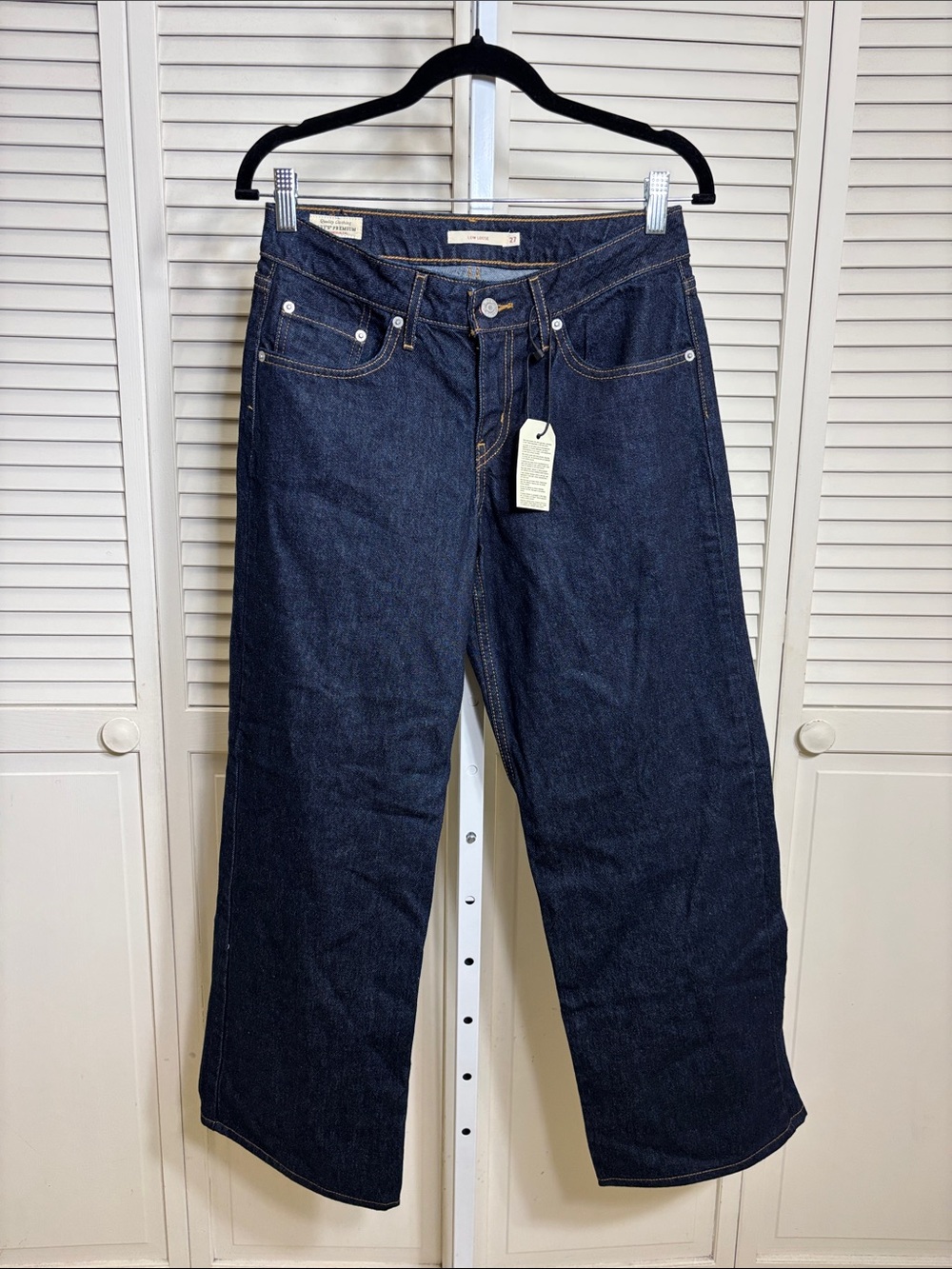 NWT Levi's Low Loose Women's Jeans Dark Wash Size 27 x 30